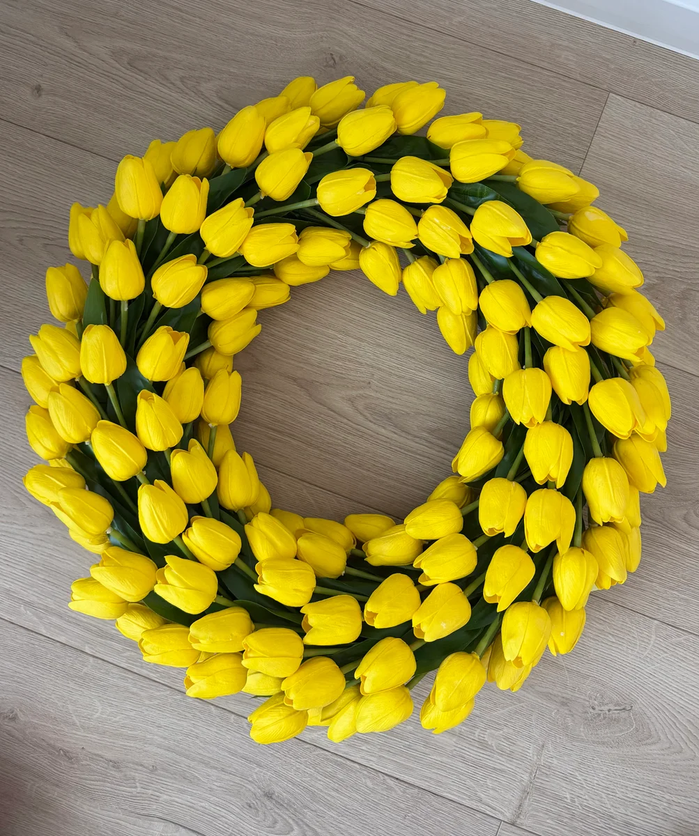 Žltý tulipánový veniec — obrázok 2